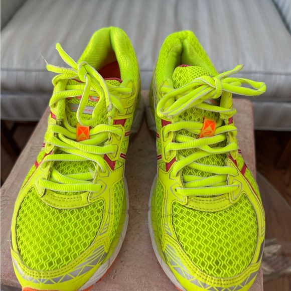 ASICS GT-2000 run-in shoe - size 6 1/2 - GUC - Picture 3 of 11